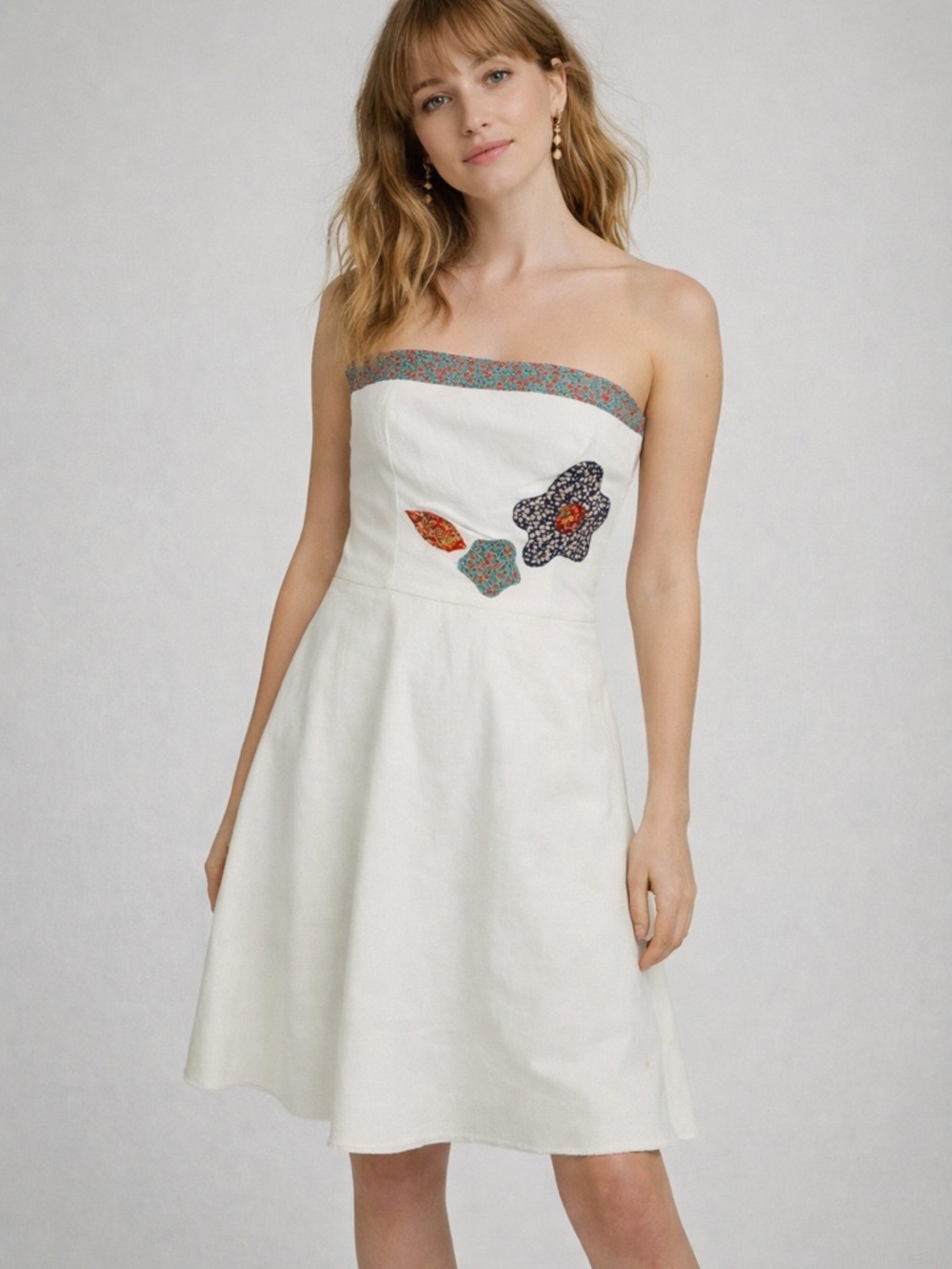 BUOY New York Cream Strapless Dress with Floral Appliques size 4‎